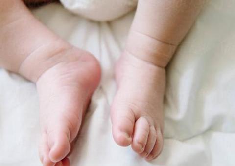 Recém-nascido testa positivo para coronavírus em Londres