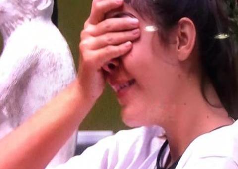 BBB20: Gizelly é chamada ao Confessionário após dar 'dedada' em Pyong