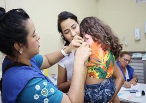 Com 13 casos suspeitos de sarampo e 4 confirmados, prefeitura de Manaus intensifica vacinação 