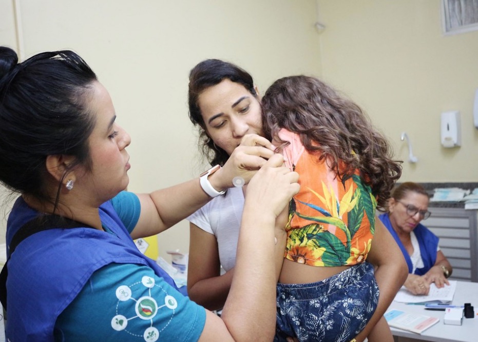 Com 13 casos suspeitos de sarampo e 4 confirmados, prefeitura de Manaus intensifica vacinação 