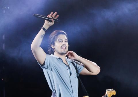 Luan Santana surge com sintomas de coronavírus em show e dispara: ‘importante saberem’