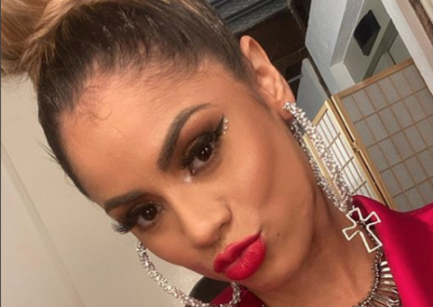 Por medo de ser infectada pelo coronavírus, Lexa cancela shows