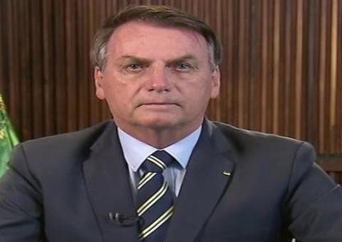 Em meio à pandemia, Bolsonaro abandona isolamento do coronavírus e participa de ato pró-governo