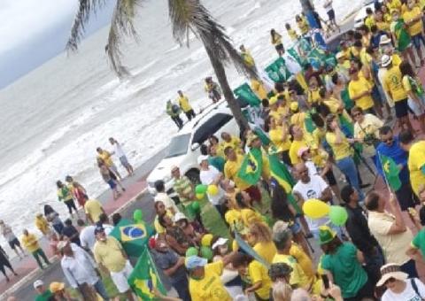Manifestantes pró-Bolsonaro no Maranhão dizem que coronavírus nunca matou e nem vai matar