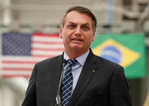 Doze membros da comitiva de Bolsonaro em viagem aos EUA testam positivo para coronavírus