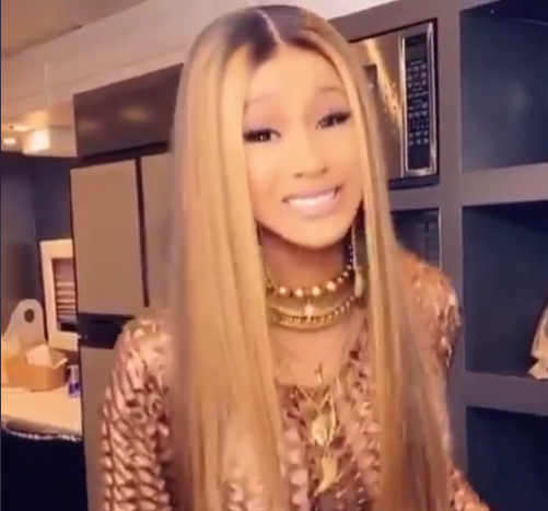 Cardi B comenta sobre versão brega funk de vídeo em que fala do coronavírus