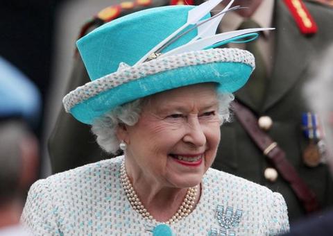 Medo do coronavírus leva Rainha Elizabeth a abandonar Palácio de Buckingham 