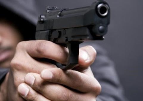 Em Manaus, assaltantes roubam e ferem sargento do Exército em balsa do Batalhão Fluvial