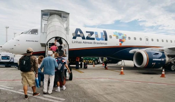 Azul anuncia suspensão de vários voos internacionais
