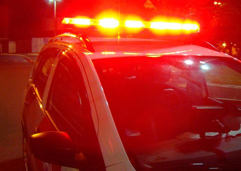 Ousada, dupla invade restaurante de Manaus e finge estar armada para cometer assalto