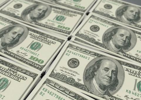 Dólar fecha acima de R$ 5 pela primeira vez na história