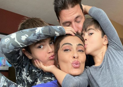 Em vídeo criativo, Juliana Paes posa com família e alerta sobre coronavírus