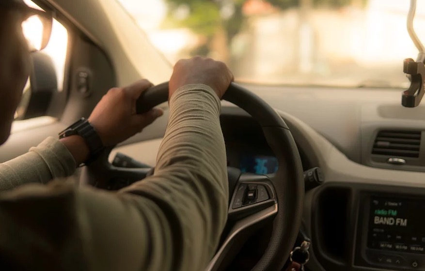 Uber irá oferecer ajuda financeira a motoristas e entregadores infectados pelo coronavírus 