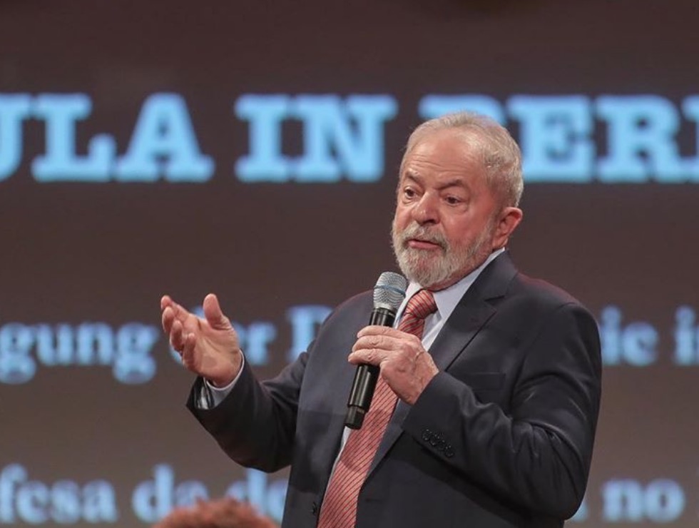 Lula entra em quarentena após retornar da Europa 