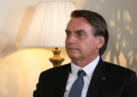 Bolsonaro fala em 'certa histeria' e diz que fará 'festinha' de aniversário