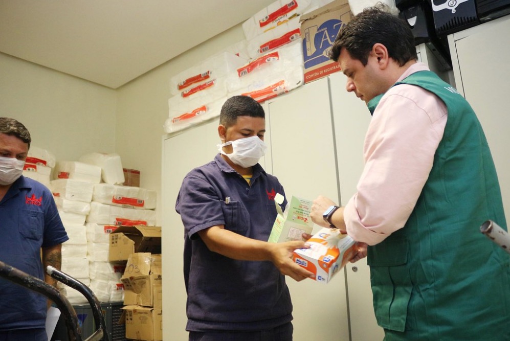 UBSs de Manaus são abastecidas com kits de prevenção contra novo coronavírus 
