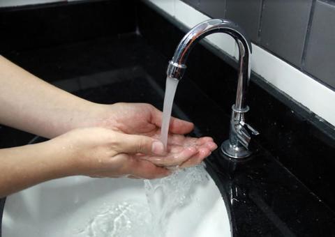 No Amazonas, água e luz não devem ser cortadas durante pandemia de coronavírus