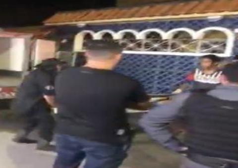 Homem se depara com amigo morto a facadas ao convidá-lo para malhar em Manaus