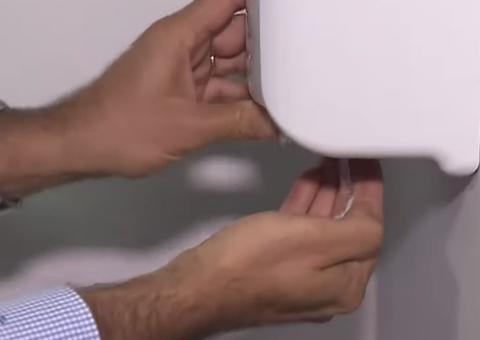 Farmácias de manipulação passam a produzir e vender álcool em gel 