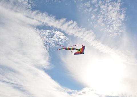 Polícia alerta sobre punições a quem soltar papagaios em lugares inapropriados em Manaus 