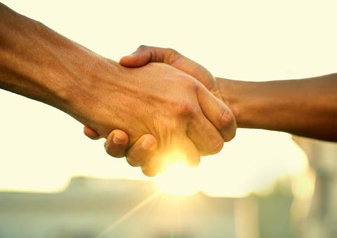 Após ter contato com enteado infectado por coronavírus, homem morre no Rio de Janeiro