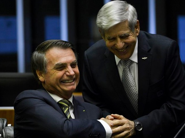 Ministro Augusto Heleno testa positivo para coronavírus 