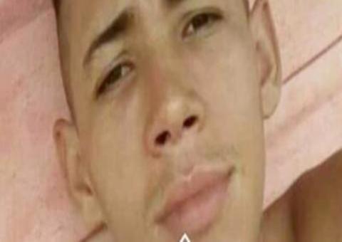 Mãe de jovem desaparecido em Manaus pede ajuda pra encontrá-lo 