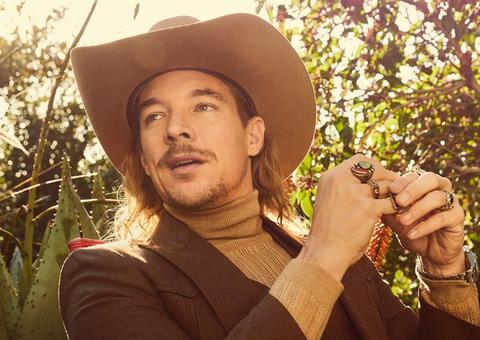 De quarentena, DJ Diplo dorme fora de casa e vê filhos através de um vidro 