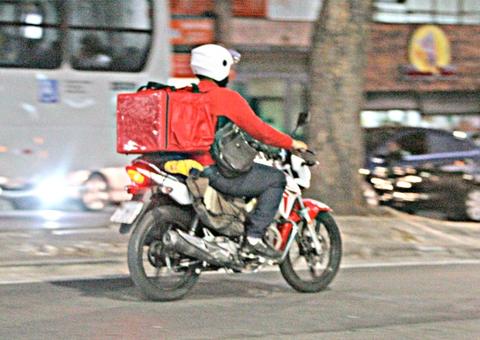 Empresas reforçam delivery; entregadores temem riscos do coronavírus