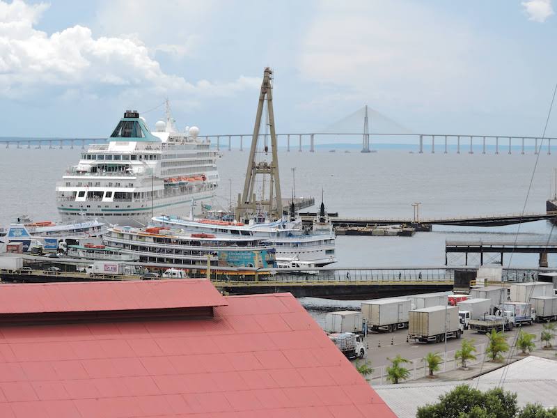 Transatlântico Amera atraca em Manaus e é inspecionado pela Anvisa