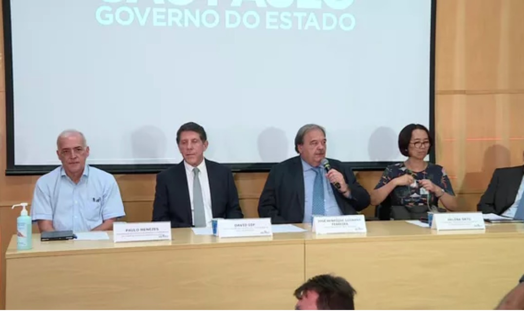 Mortes por coronavírus no Brasil sobe para três