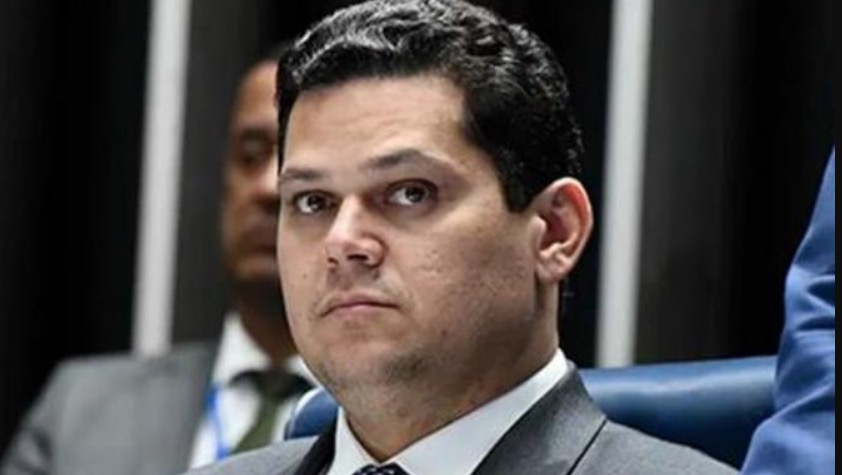 Após passar por Manaus, Alcolumbre está com coronavírus 