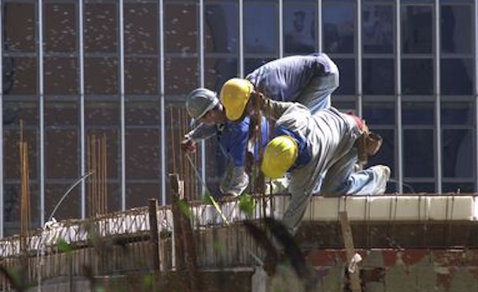 Coronavírus: empresas poderão cortar jornadas e salários pela metade