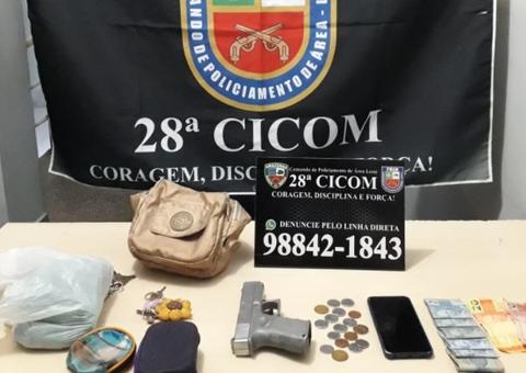 Jovem é preso com cinco armas e drogas escondidas em área vermelha de Manaus