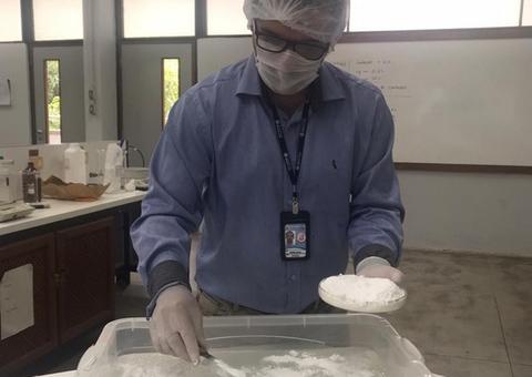 Todos contra o Covid-19: Nilton Lins inova e curso de farmácia desenvolve álcool em gel