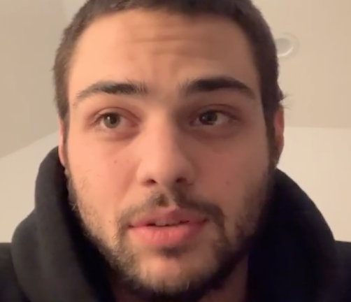 Noah Centineo divulga número do celular para ajudar fãs em quarentena 