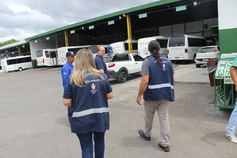 Fiscalização da Visa Manaus inspeciona garagens de empresas de ônibus