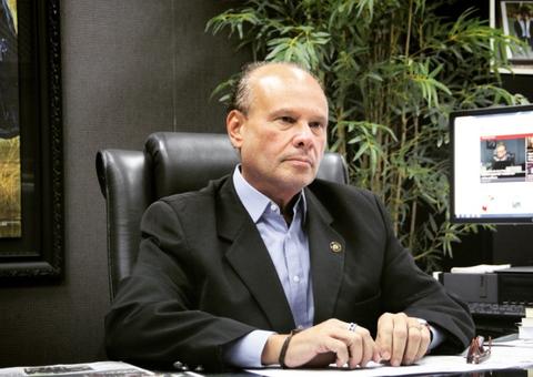 Presidente do TCE suspende expediente por 15 dias no Amazonas