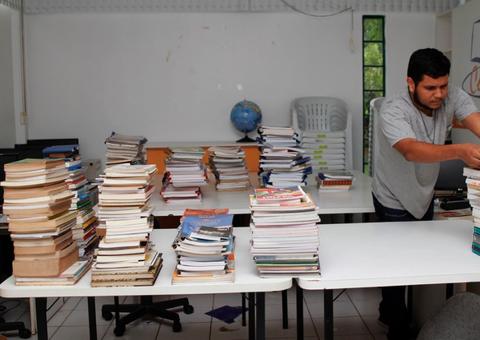 Instituições fazem doações para a 6ª Feira de Livros em Manaus