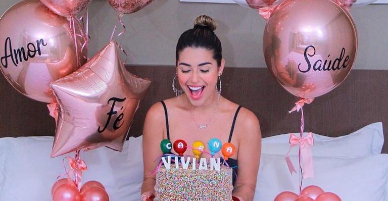 Em quarentena, Vivian Amorim completa 27 anos: ‘saúde para todos' 