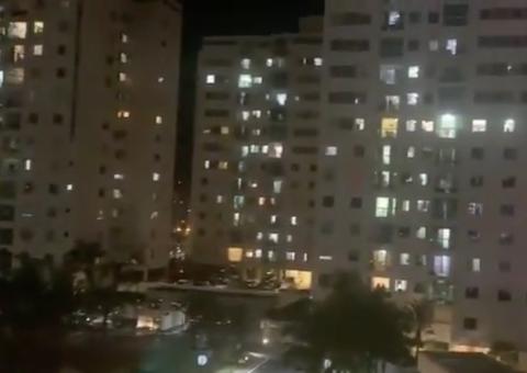 Com aplausos, brasileiros prestam homenagens a profissionais de saúde