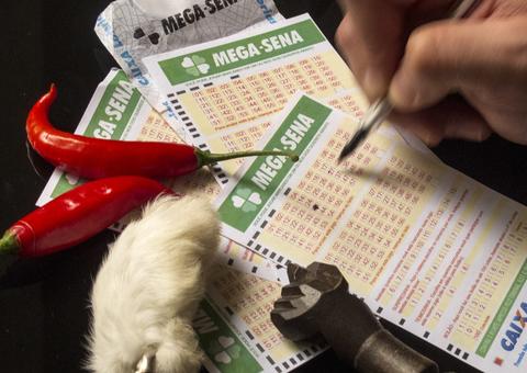 Mega-Sena pode pagar prêmio de R$ 16 milhões neste sábado