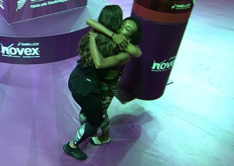 Mari insinua que deixou Thelma ganhar prova do líder e perfil da sister rebate: ‘ela lutou'