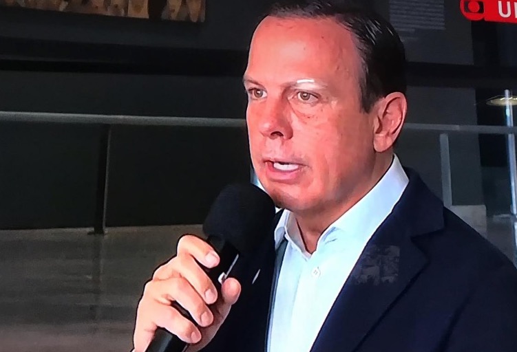 São Paulo anuncia 15 mortes e decreta fechamento total do comércio e serviços não essenciais 