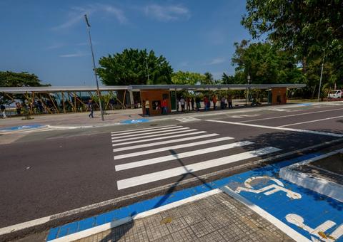 Prefeitura de Manaus suspende linhas de ônibus que atendem Ponta Negra 