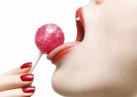 Sexo oral: Mitos e verdades sobre engolir esperma