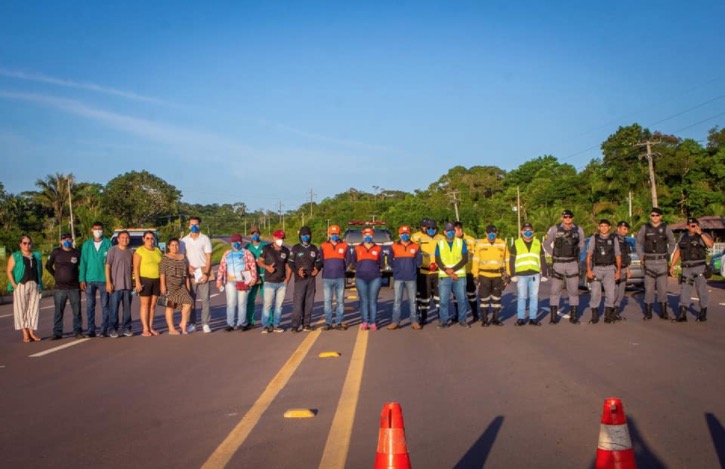 Manacapuru faz barreira na entrada da cidade para tentar conter coronavírus