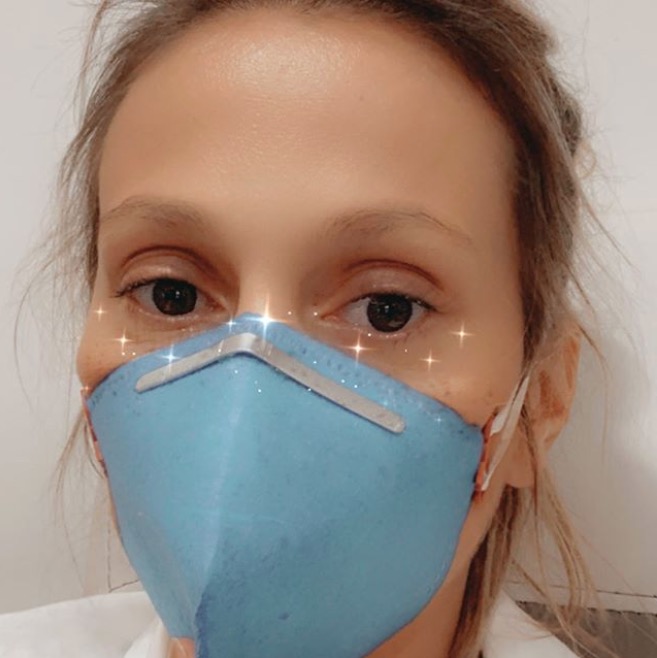 Com sintomas de coronavírus, Luísa Mell se desespera: ‘marido internado, só quero chorar’