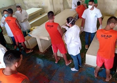 Presidiários recebem medicação para prevenção de coronavírus em Manaus