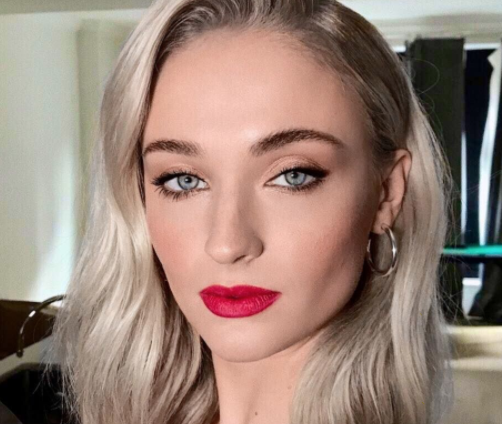 Sophie Turner detona Evangeline Lilly após atriz ignorar quarentena: ‘Não seja burra'